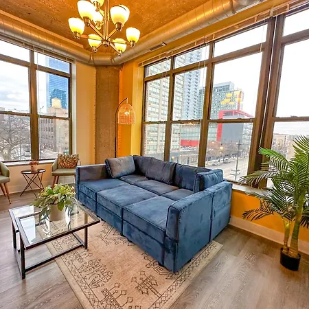 Mccormick Place Stylish Corner Suite With Optional Parking And Gym Access Sleep 6 In South Loop Chicago