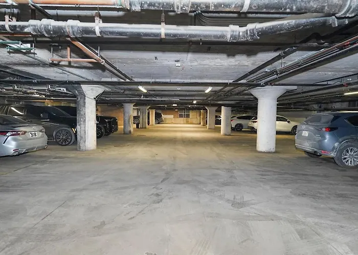 Mccormick Place Stylish Corner With Optional Parking And Gym Access Sleep 6 In South Loop *