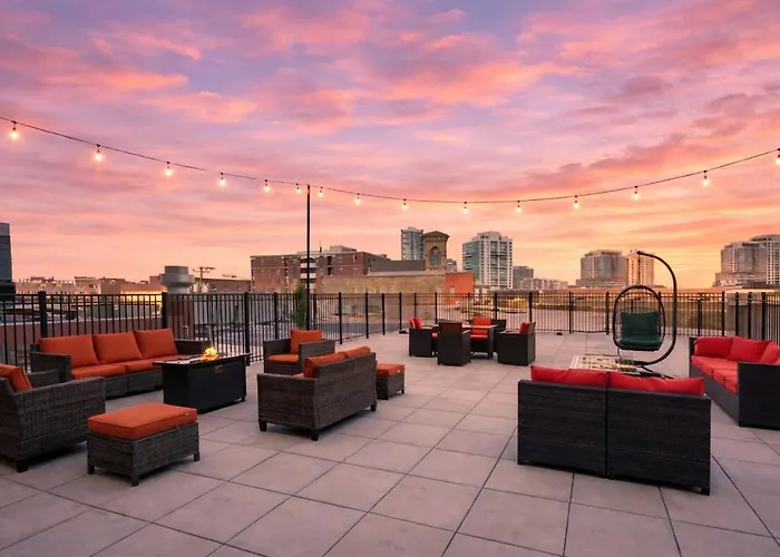 Mccormick Place Stylish Corner With Optional Parking And Gym Access Sleep 6 In South Loop * Chicago